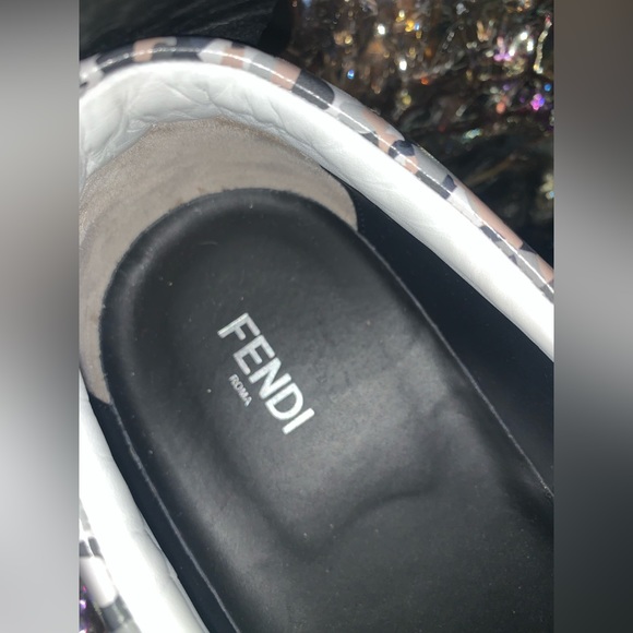 FENDI - Picture 6 of 12